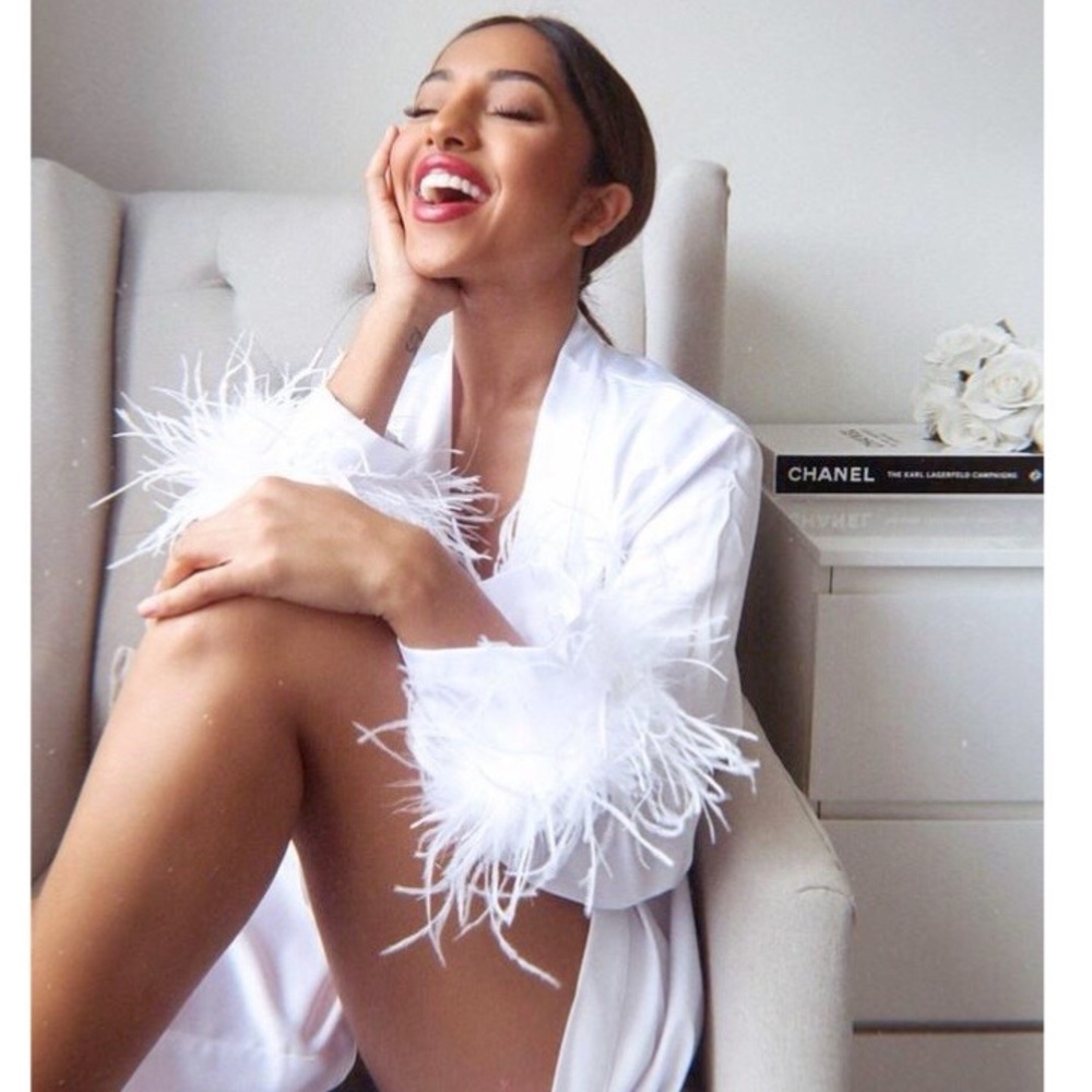 Night UK White Satin Feather Trim Bridal Robe - Picture 3 of 17